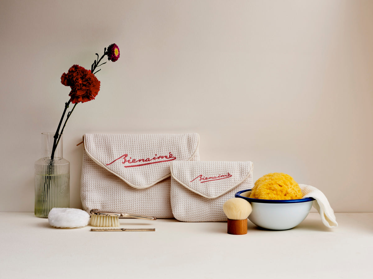 La Trousse De Toilette