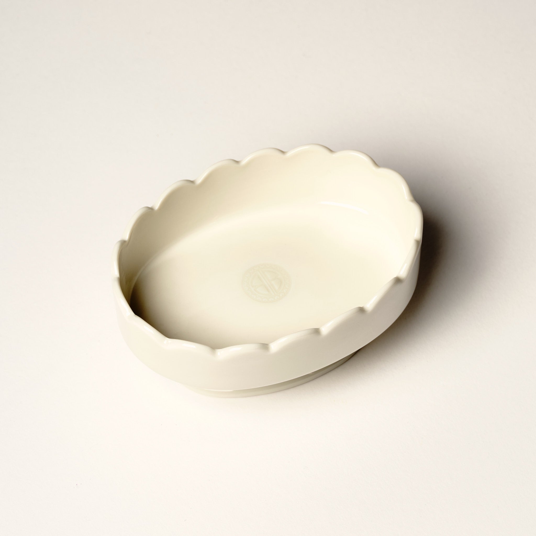 Ferm Living Porte-savon en céramique, cachemire | Finnish Design Shop Ferm Living Porte-savon en céramique, cachemire | Finnish Design Shop
